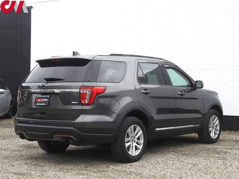 Used 2018 Ford Explorer XLT image 5