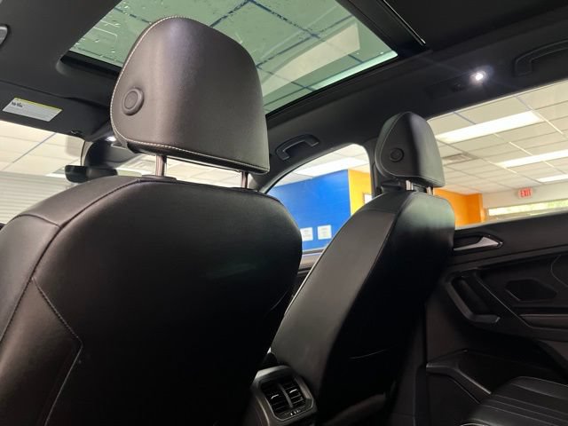 Used 2023 Volkswagen Tiguan SE R-Line AWD/4WD image 17