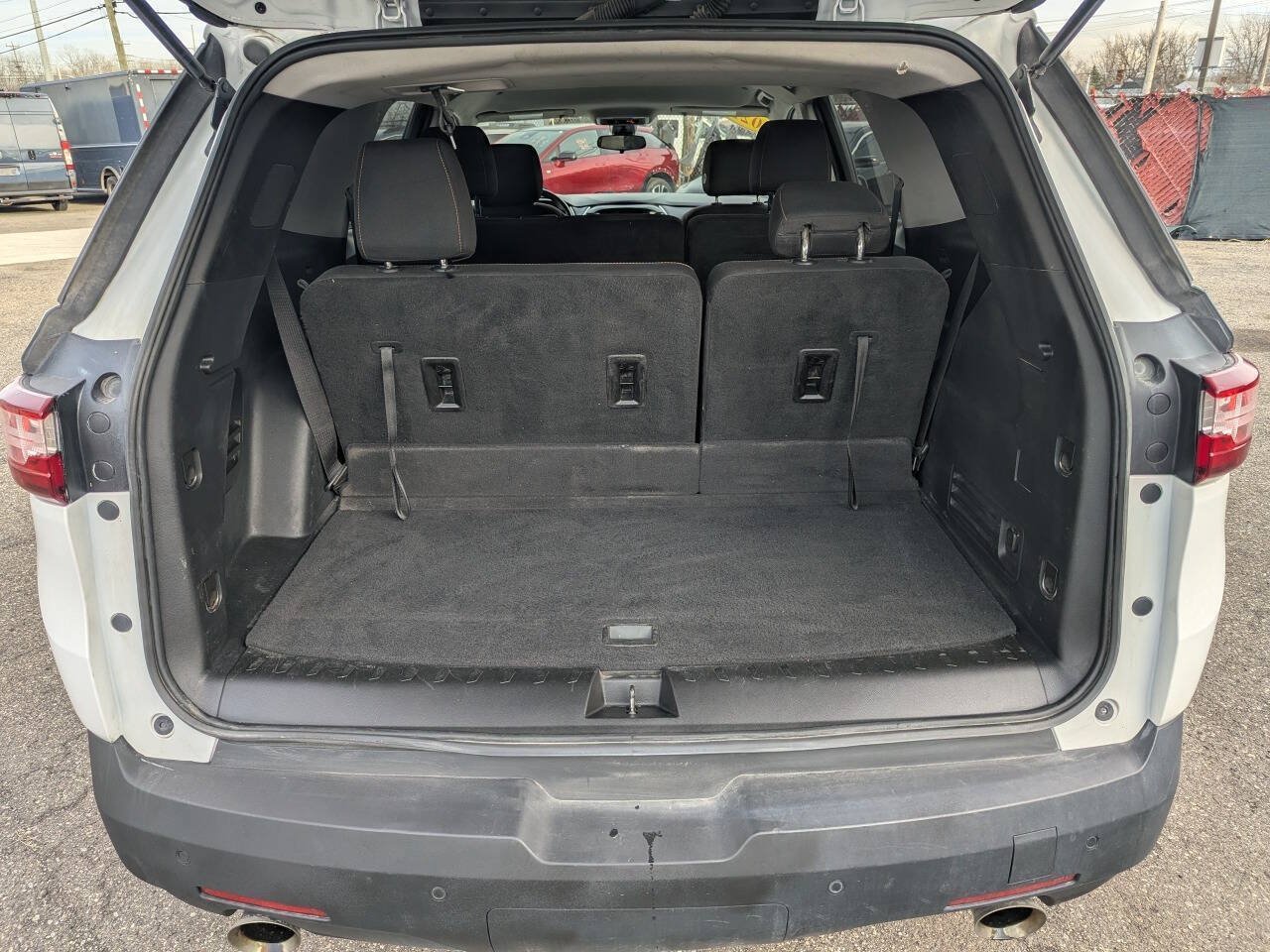 Used 2021 Chevrolet Traverse LS AWD/4WD image 17