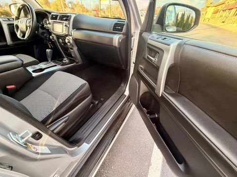 Used 2015 Toyota 4Runner 4WD image 10