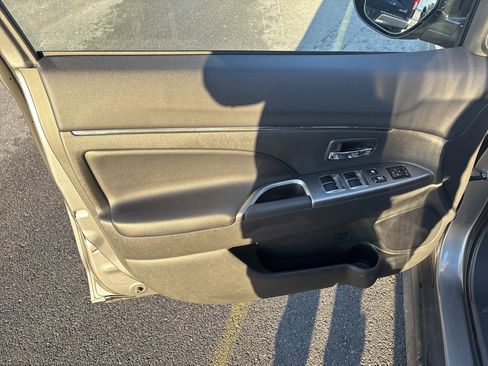 Used 2025 Mitsubishi Outlander Sport SE image 15