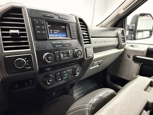 Used 2018 Ford F250 XL w/ STX Appearance Package image 13