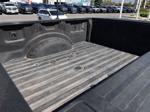 Used 2022 Ford F350 Platinum w/ Tremor Off-Road Package AWD/4WD image 22