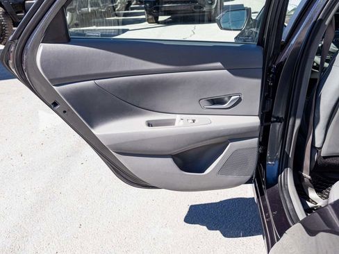 Used 2023 Hyundai Elantra SEL w/ Cargo Package FWD image 13