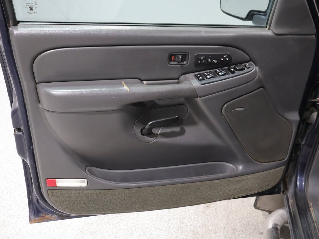 Used 2004 Chevrolet Avalanche 4x4 w/ Preferred Equipment Group image 23