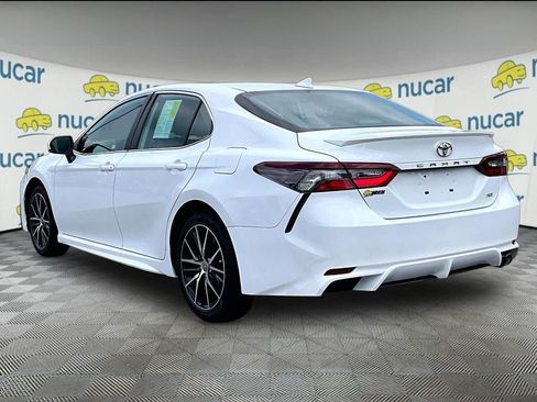 Used 2023 Toyota Camry SE w/ Convenience Package FWD image 4