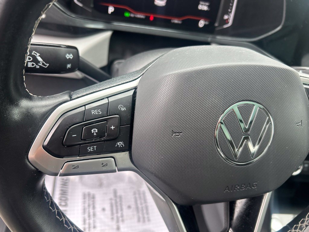 Used 2022 Volkswagen Taos SEL w/ Panoramic Sunroof Package AWD/4WD image 25