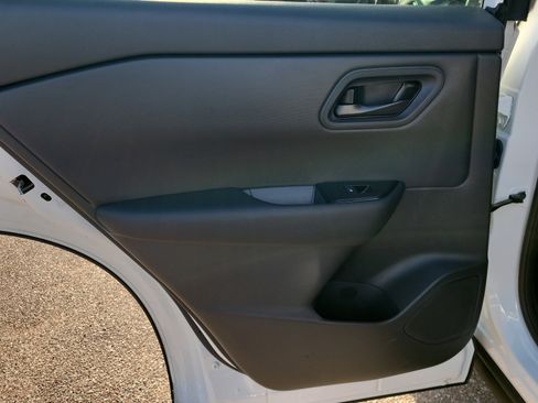 Certified 2025 Nissan Rogue S image 10