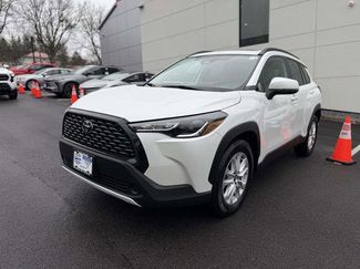 Certified 2024 Toyota Corolla Cross LE w/ Moonroof Package video 1