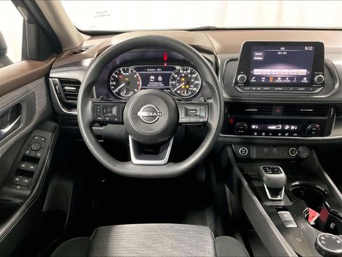 Used 2023 Nissan Rogue SV image 17