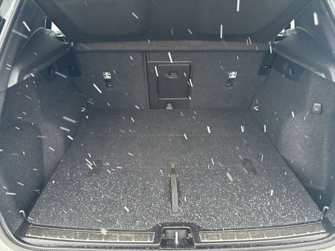 Certified 2025 Volvo XC40 B5 Plus image 43