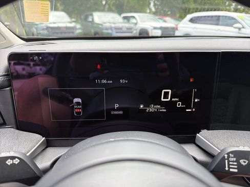 Certified 2025 Nissan Kicks SV FWD image 21