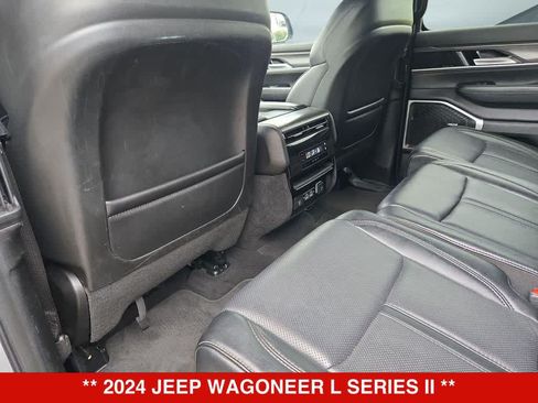 Used 2024 Jeep Wagoneer L Series II RWD image 17