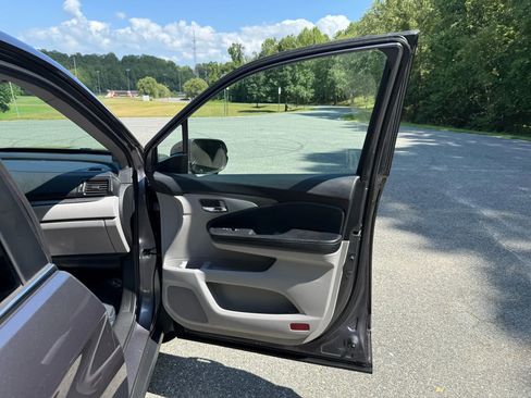 Used 2017 Honda Pilot EX-L image 16
