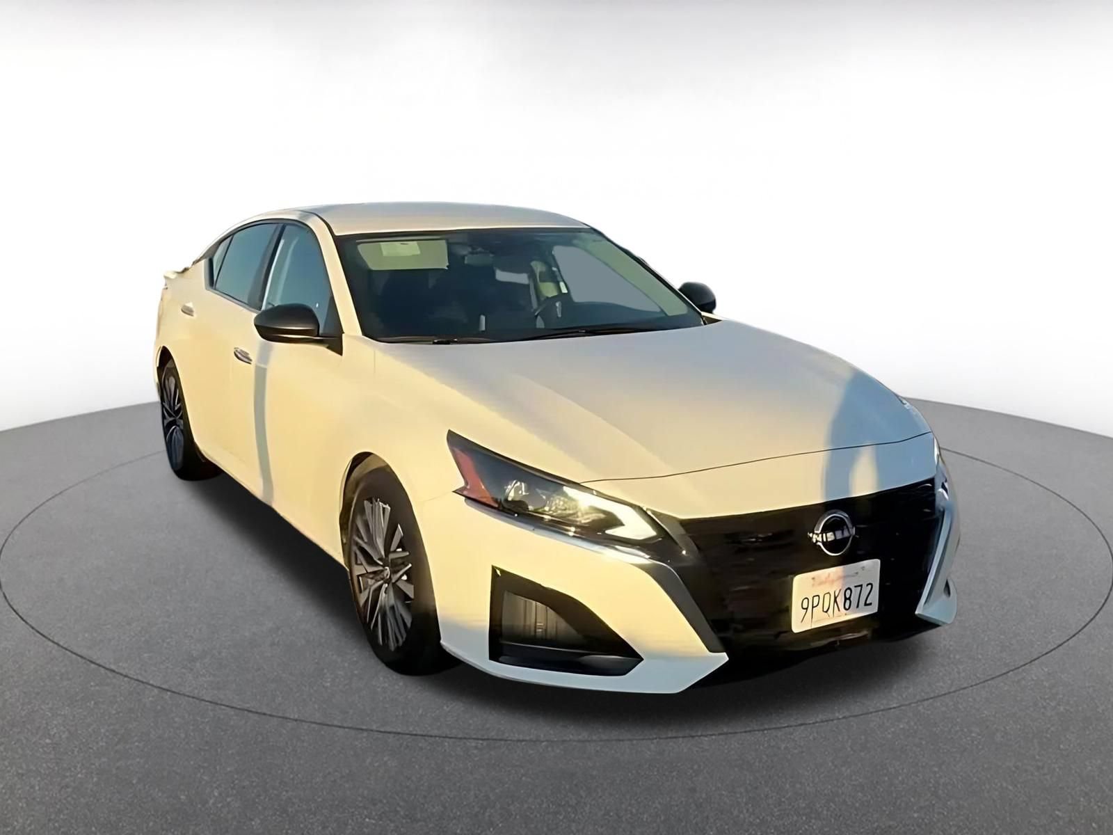 Used 2025 Nissan Altima 2.5 SV FWD image 3