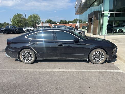 Certified 2024 Hyundai Sonata Limited FWD image 6
