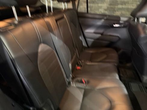 Used 2022 Toyota Highlander XLE AWD/4WD image 33