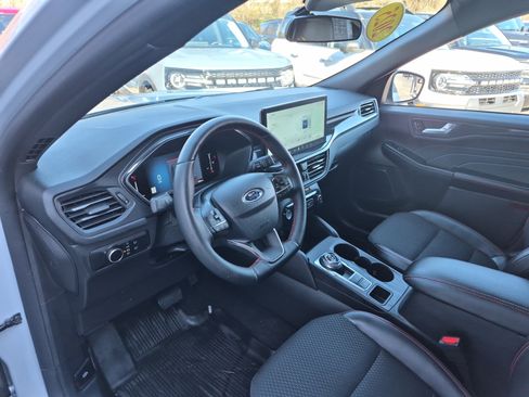 Certified 2025 Ford Escape ST-Line w/ Tech Pack #1 image 14
