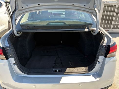 Used 2025 Nissan Versa SV FWD image 29