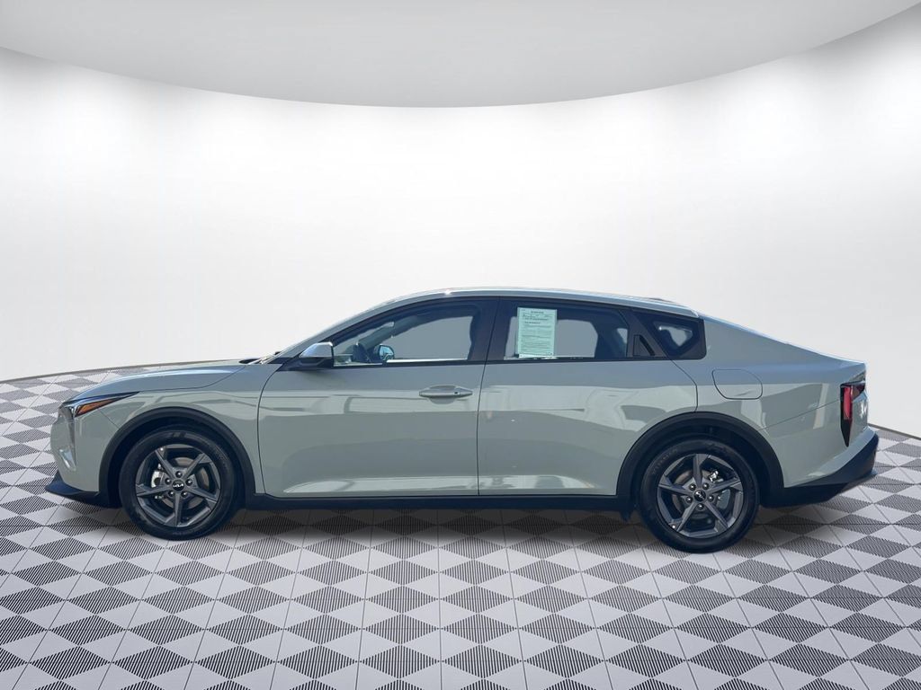 Used 2026 Kia K4 FWD image 4