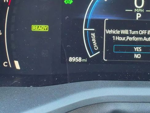 Used 2025 Toyota Camry SE w/ Convenience Package image 24