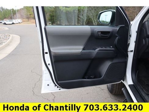 Used 2017 Toyota Tacoma SR w/ Tow Package image 18