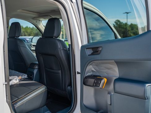 New 2025 Ford Maverick Tremor image 13