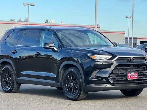 Certified 2025 Toyota Grand Highlander AWD image 5
