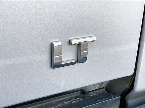 Used 2016 Chevrolet Silverado 1500 LT AWD/4WD image 7