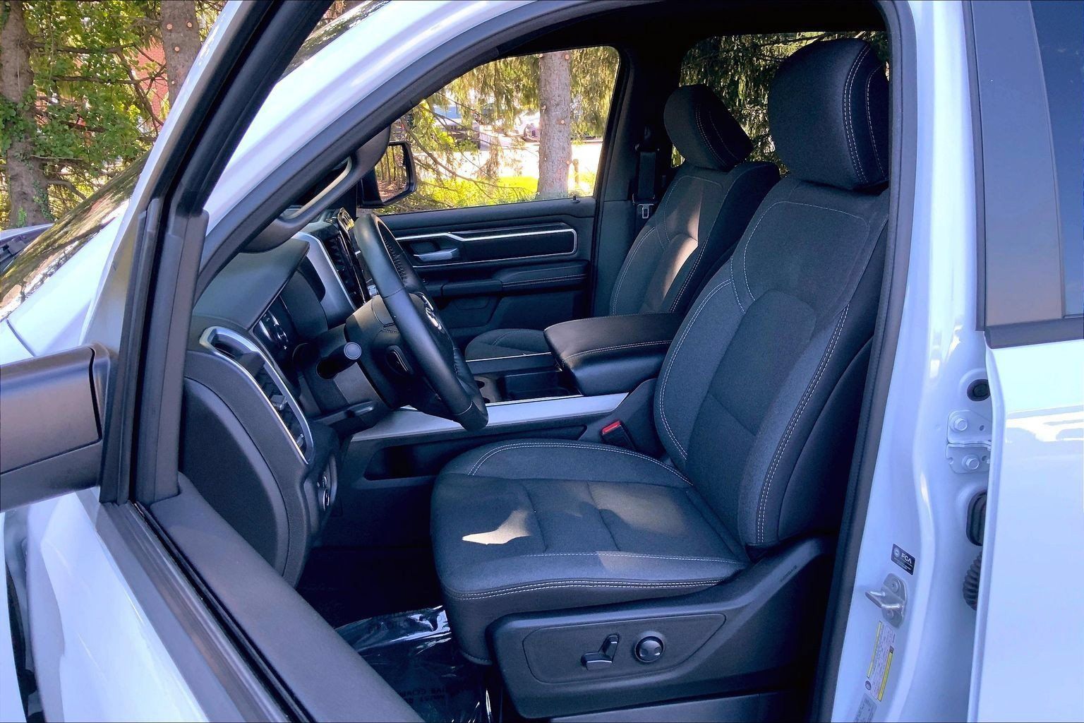 Certified 2024 RAM 1500 Big Horn AWD/4WD image 7