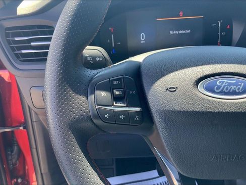 Used 2025 Ford Escape ST-Line FWD image 17