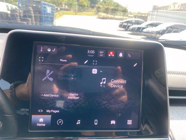 Used 2025 Jeep Compass Latitude AWD/4WD image 11