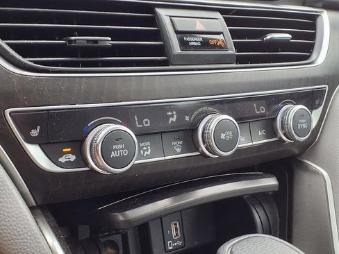 Used 2018 Honda Accord EX image 20
