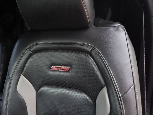 Used 2017 Chevrolet Camaro SS RWD image 17