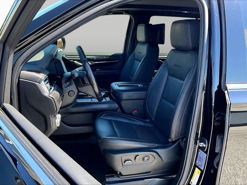 Used 2021 GMC Yukon Denali AWD/4WD image 8