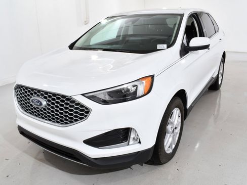Used 2023 Ford Edge SEL w/ Convenience Package image 2