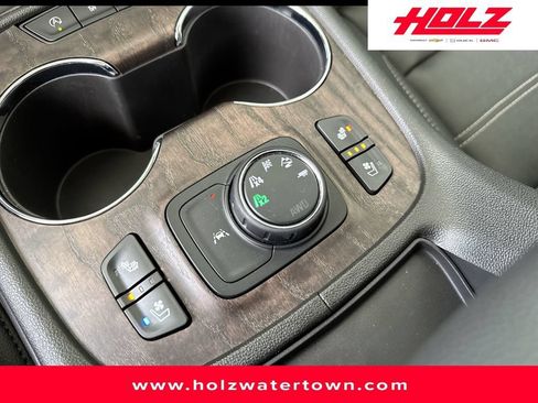 Used 2023 GMC Acadia Denali w/ Denali Ultimate Package AWD/4WD image 23