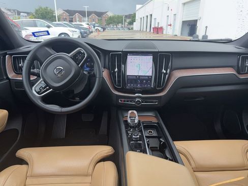 Used 2023 Volvo XC60 B5 Ultimate w/ Protection Package image 7
