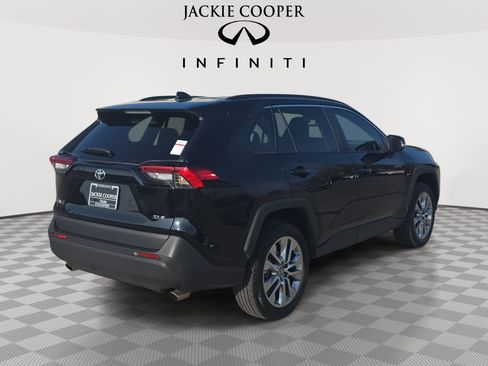 Used 2024 Toyota RAV4 XLE Premium image 5