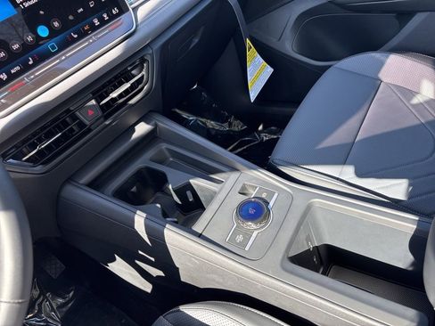 New 2026 Volkswagen Tiguan SE FWD image 18