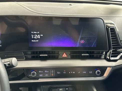 Used 2025 Kia Sportage EX w/ Premium Package image 19
