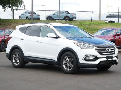 Used 2017 Hyundai Santa Fe Sport FWD image 4
