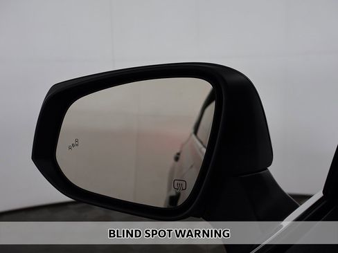 Used 2022 Toyota Highlander XLE image 5