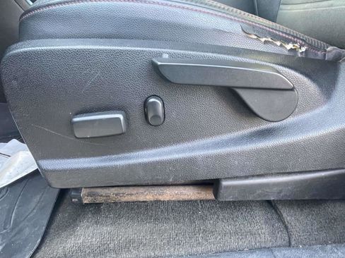 Used 2015 GMC Canyon SLE w/ All-Terrain Package image 18