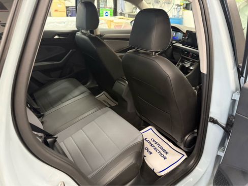 Used 2025 Volkswagen Jetta SE image 25