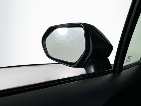 Used 2025 Toyota Corolla LE image 16