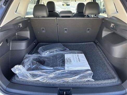 New 2026 Volkswagen Tiguan SE image 6