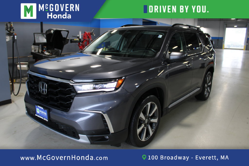 Used 2023 Honda Pilot Touring image 1
