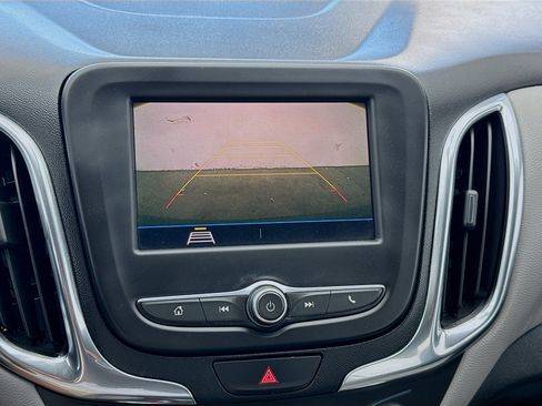 Used 2021 Chevrolet Equinox LS FWD image 10