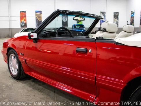 Used 1993 Ford Mustang GT image 23